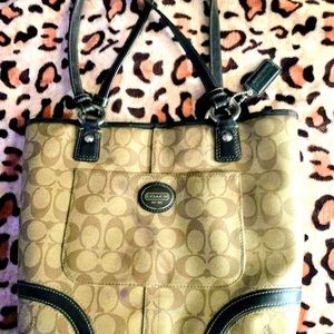 Coach Heritage Peyton Signature purse